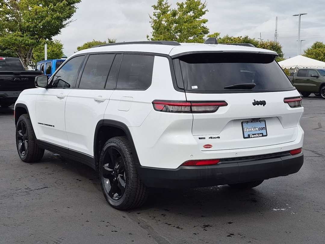 2023 Jeep Grand Cherokee L Altitude - Image 3