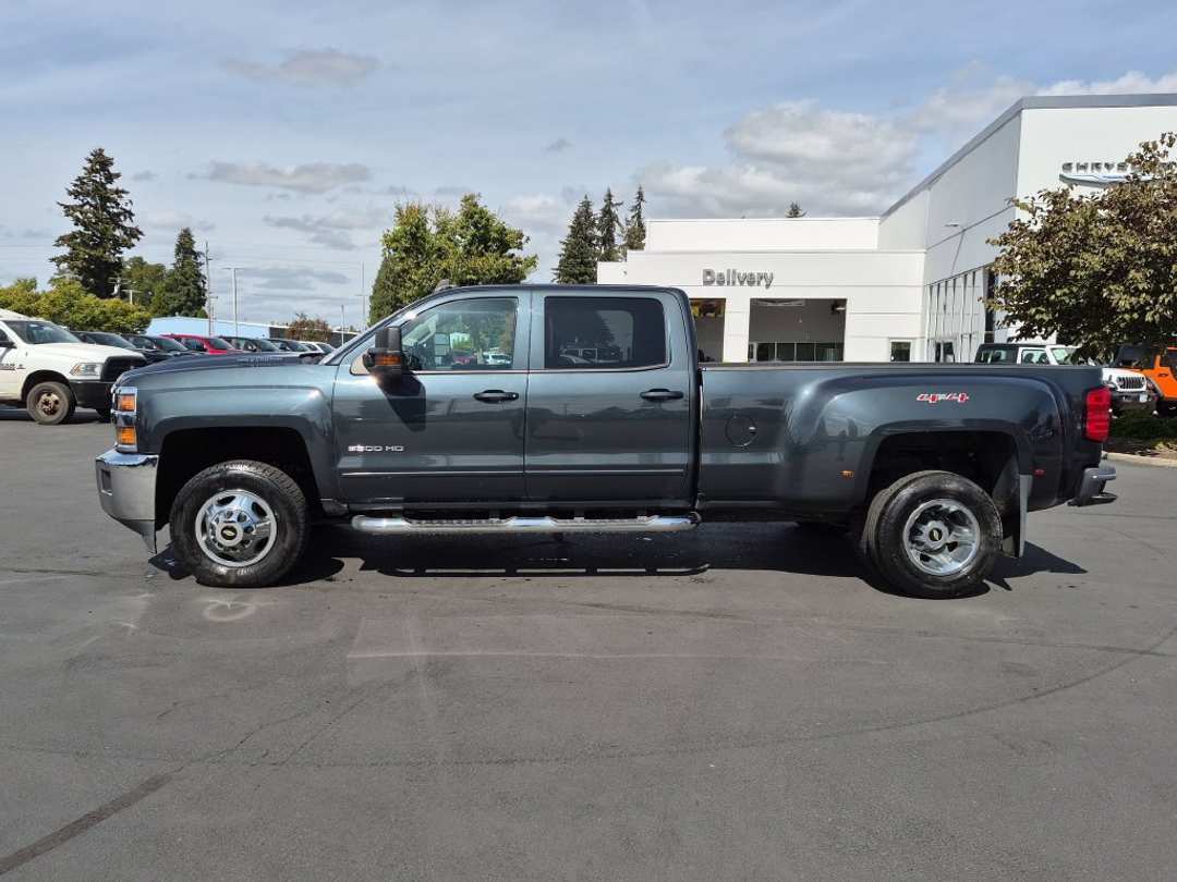 2017 Chevrolet Silverado 3500Hd LT - Image 2