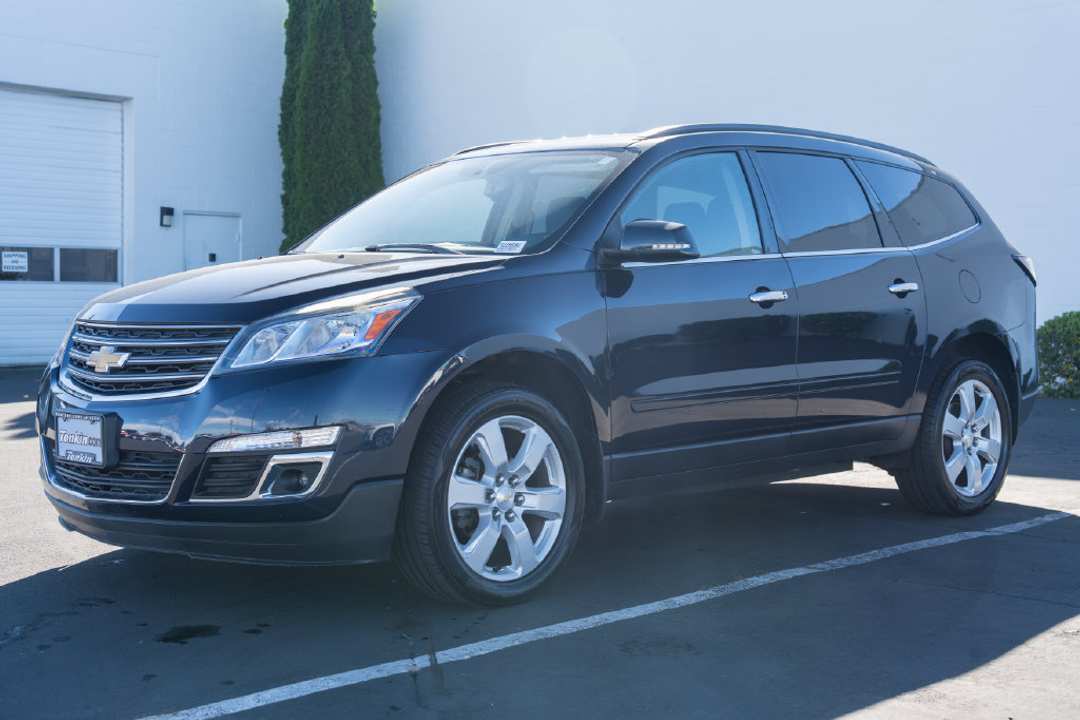 2017 Chevrolet Traverse LT - Image 2