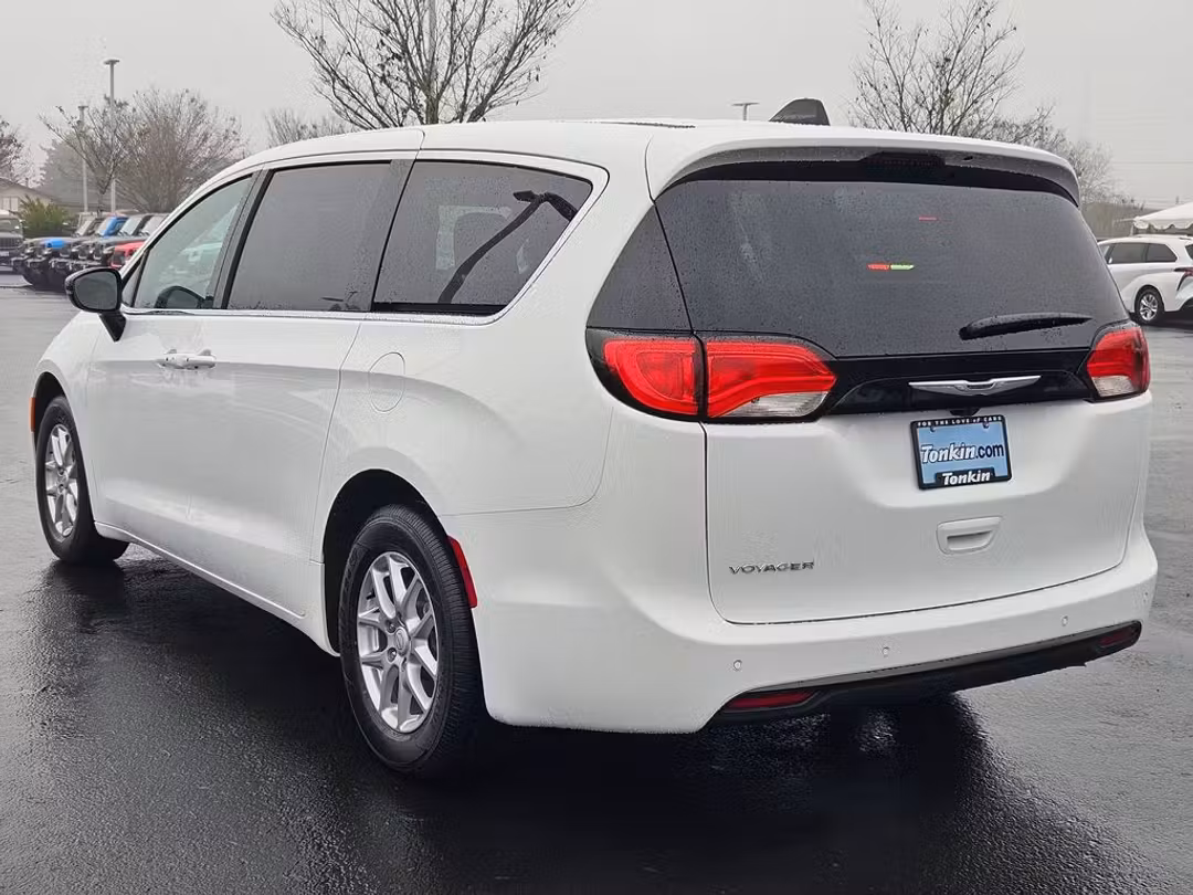 2026 Chrysler Voyager LX - Image 3