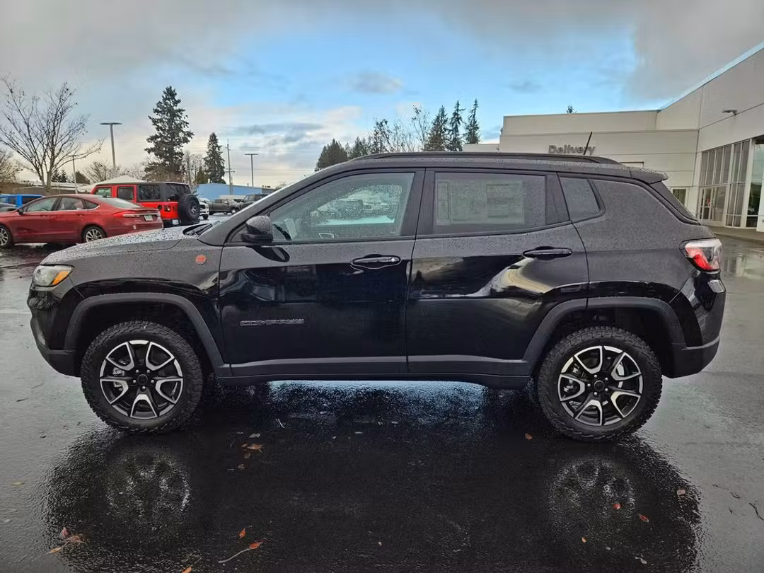 2026 Jeep Compass Trailhawk - Image 2