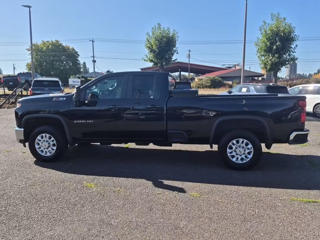2021 Chevrolet Silverado 2500Hd LT - Image 2