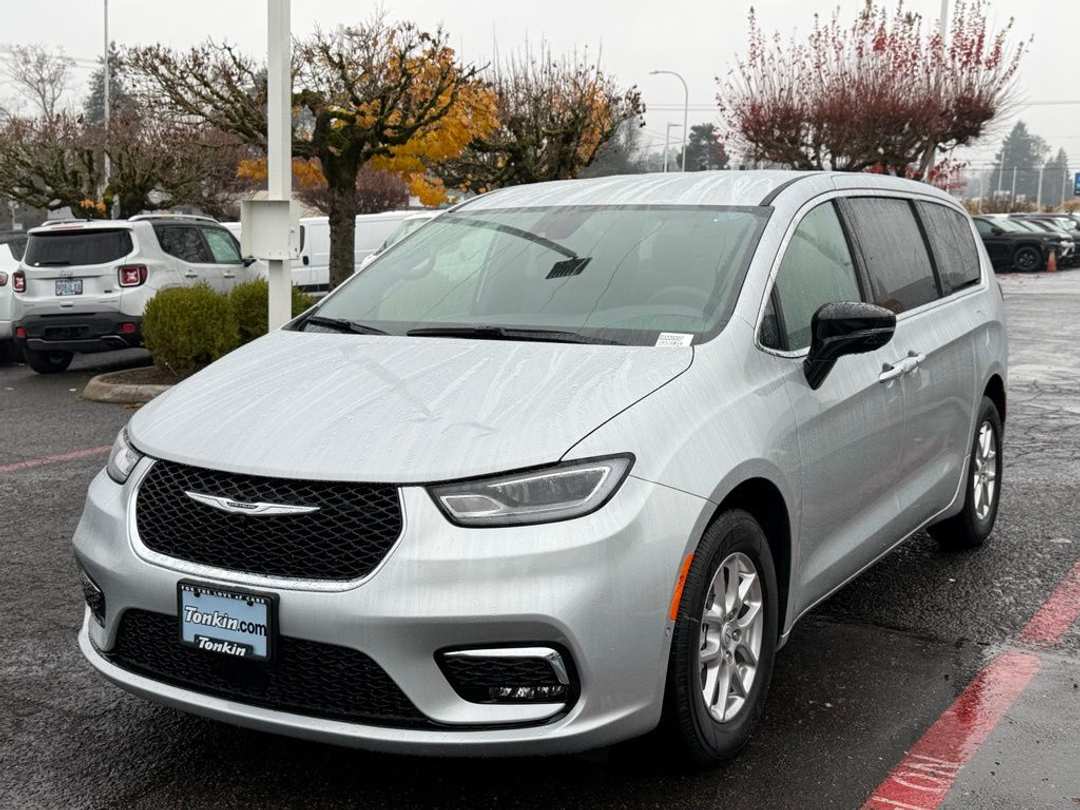 2026 Chrysler Pacifica Select - Image 3