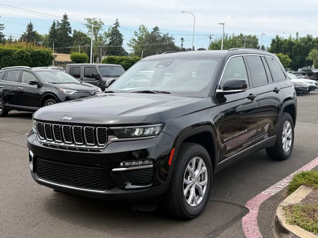 2022 Jeep Grand Cherokee Limited - Image 3
