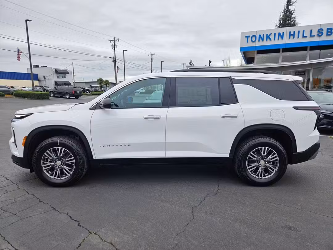 2026 Chevrolet Traverse LT - Image 2