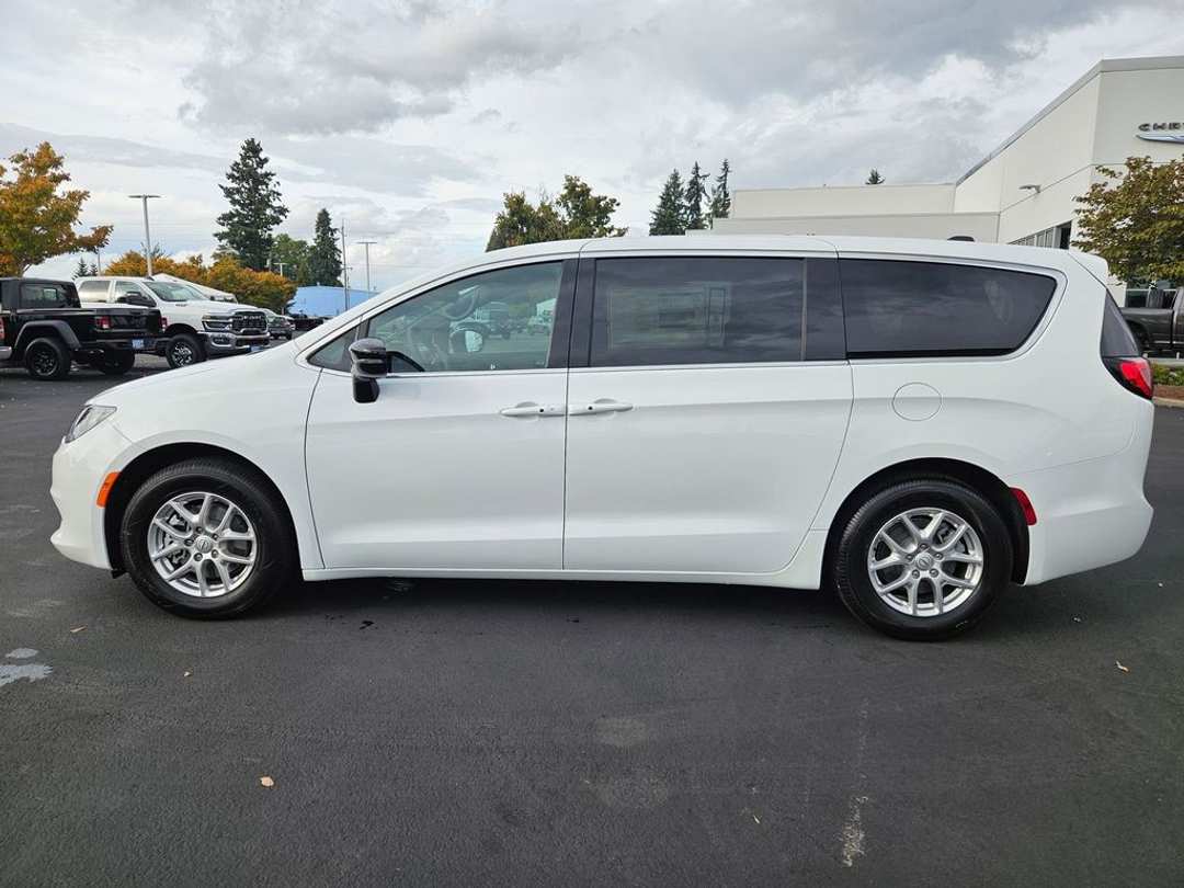 2026 Chrysler Voyager LX - Image 2