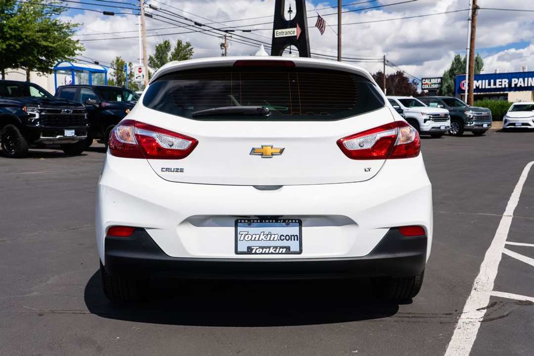 2018 Chevrolet Cruze LT - Image 3