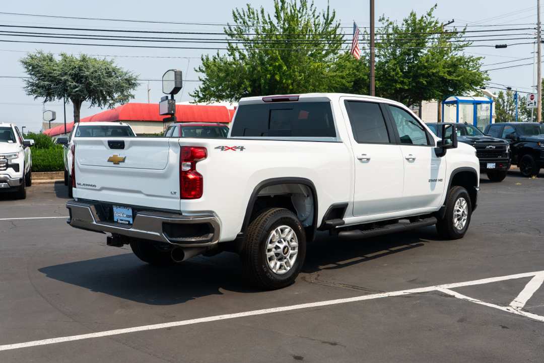2026 Chevrolet Silverado 2500Hd LT - Image 3