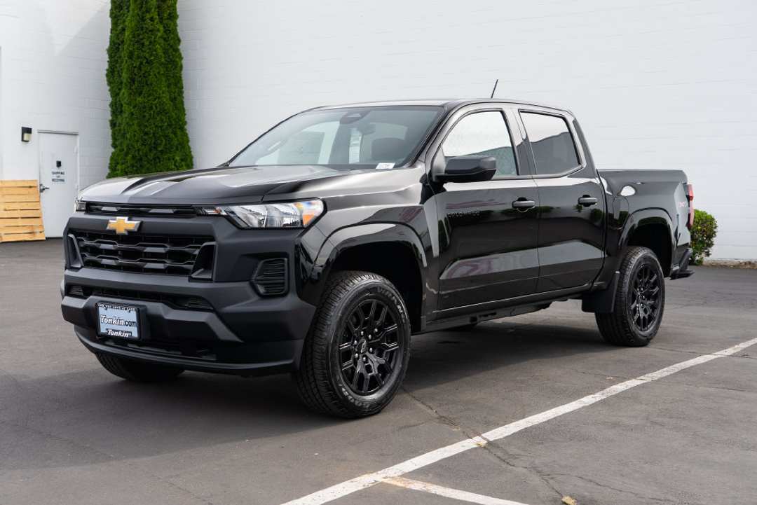 2026 Chevrolet Colorado Work - Image 2