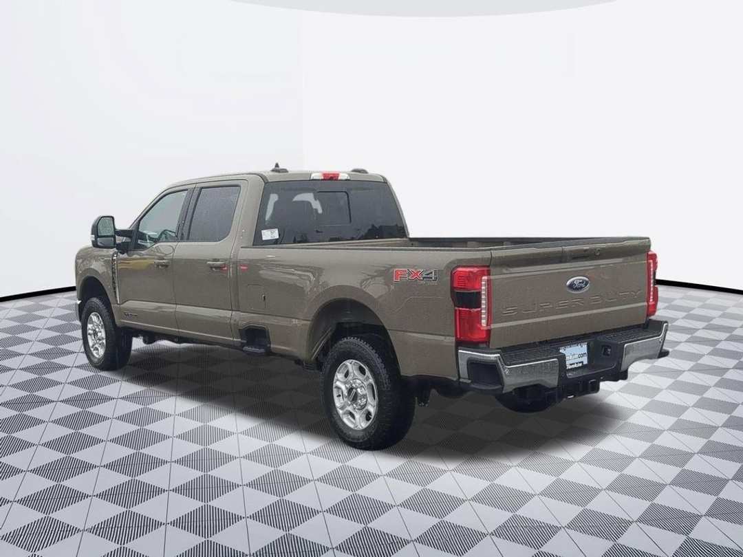 2026 Ford F-250Sd XLT - Image 2