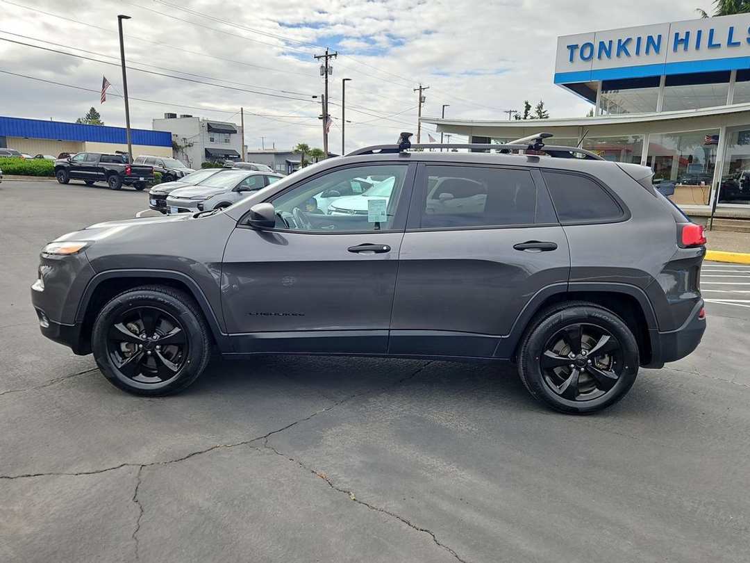 2016 Jeep Cherokee Sport - Image 2