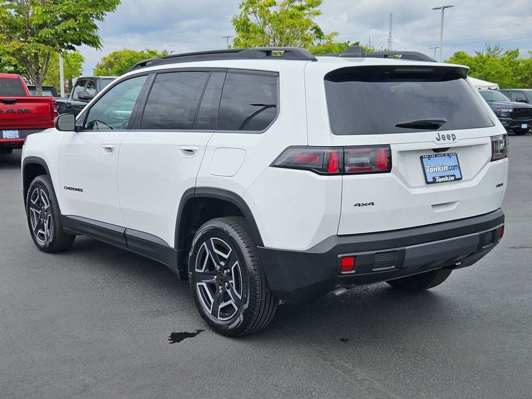 2026 Jeep Cherokee Laredo - Image 3