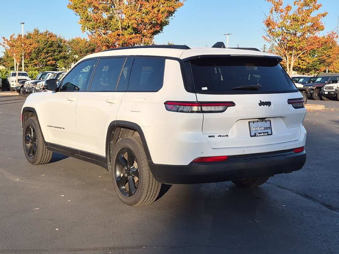 2023 Jeep Grand Cherokee L Altitude - Image 3