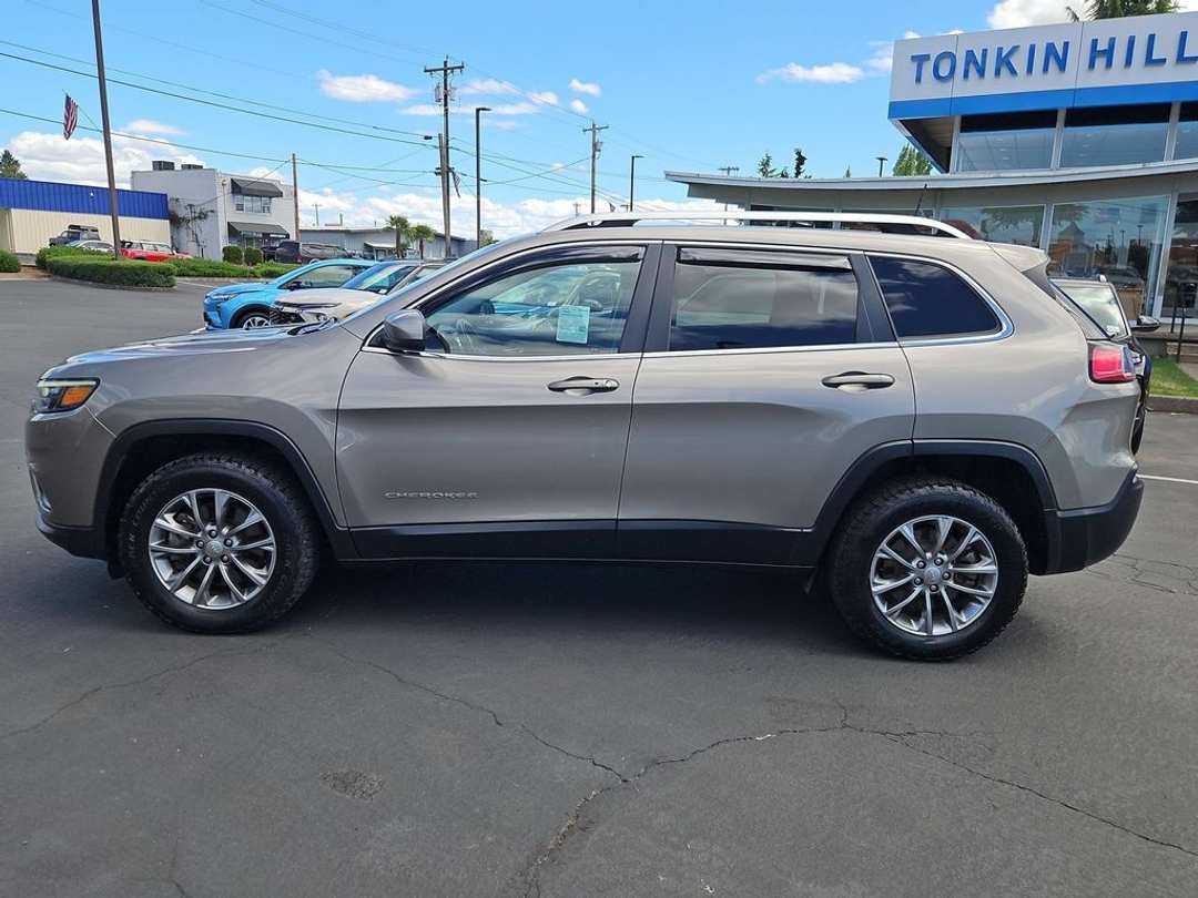2020 Jeep Cherokee Latitude Plus - Image 2