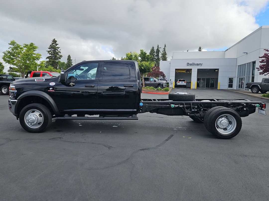 2026 Ram 5500Hd Tradesman - Image 2