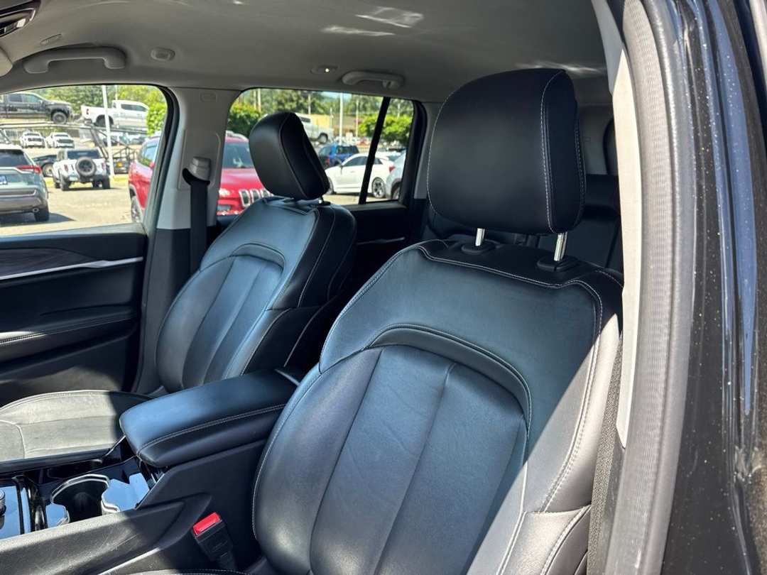 2022 Jeep Grand Cherokee Limited - Image 3