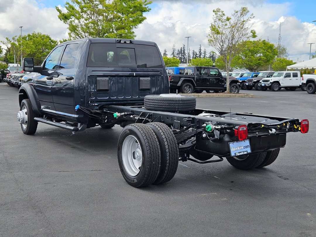 2026 Ram 5500Hd Tradesman - Image 3