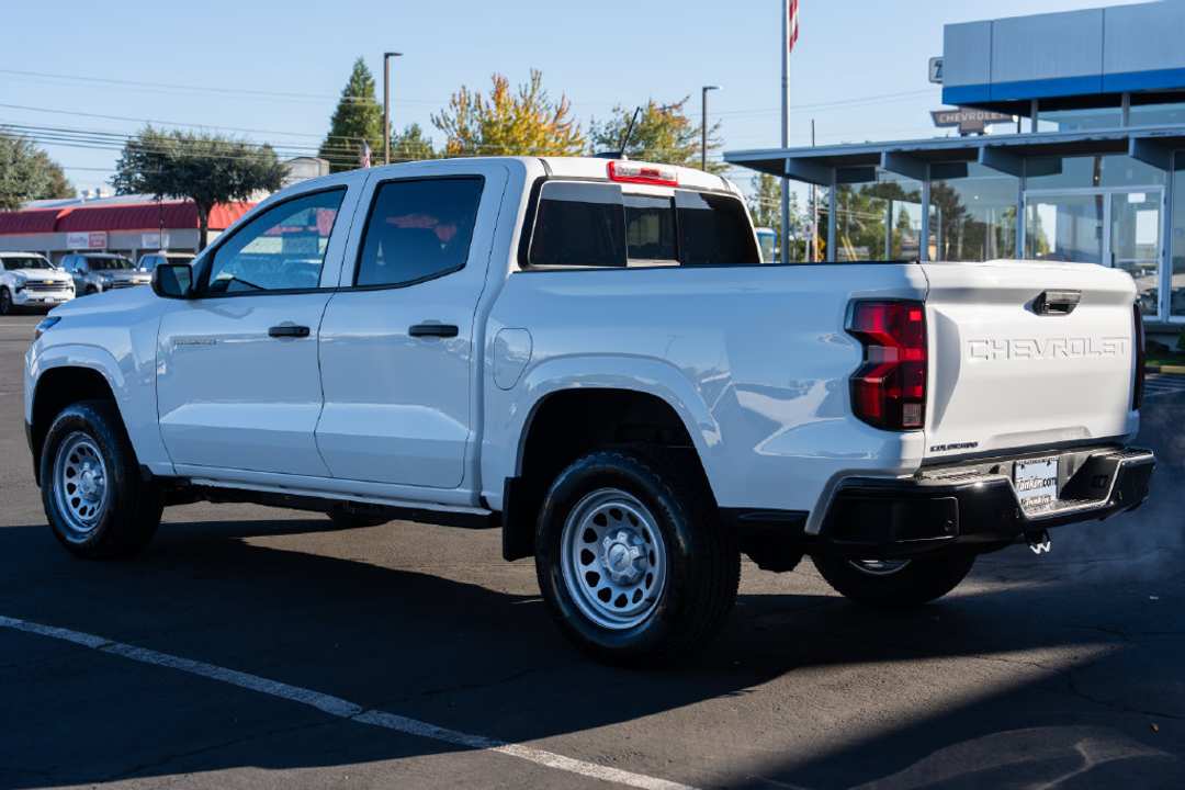 2026 Chevrolet Colorado Work - Image 3