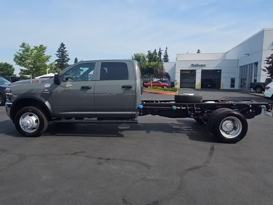 2026 Ram 5500Hd Tradesman - Image 2