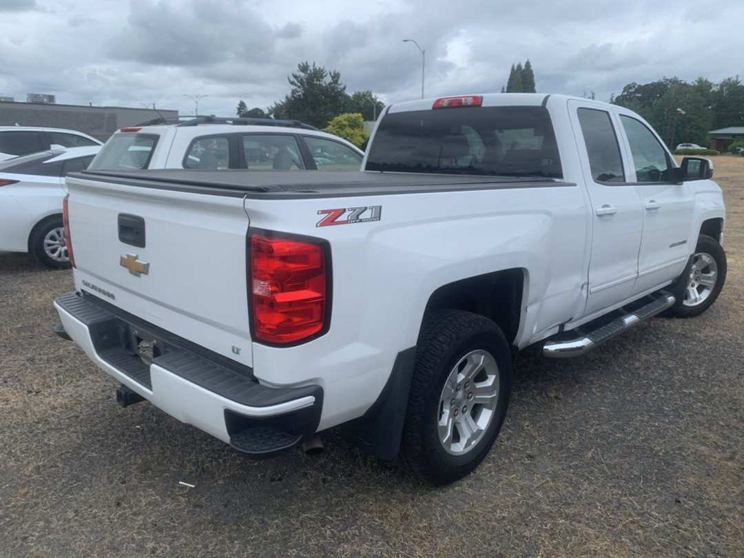 2018 Chevrolet Silverado 1500 LT - Image 3