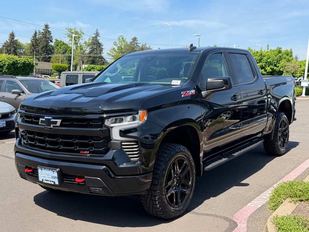2023 Chevrolet Silverado 1500 LT Trail Boss - Image 3