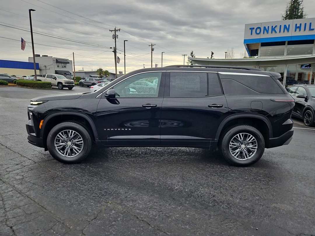 2026 Chevrolet Traverse LT - Image 2