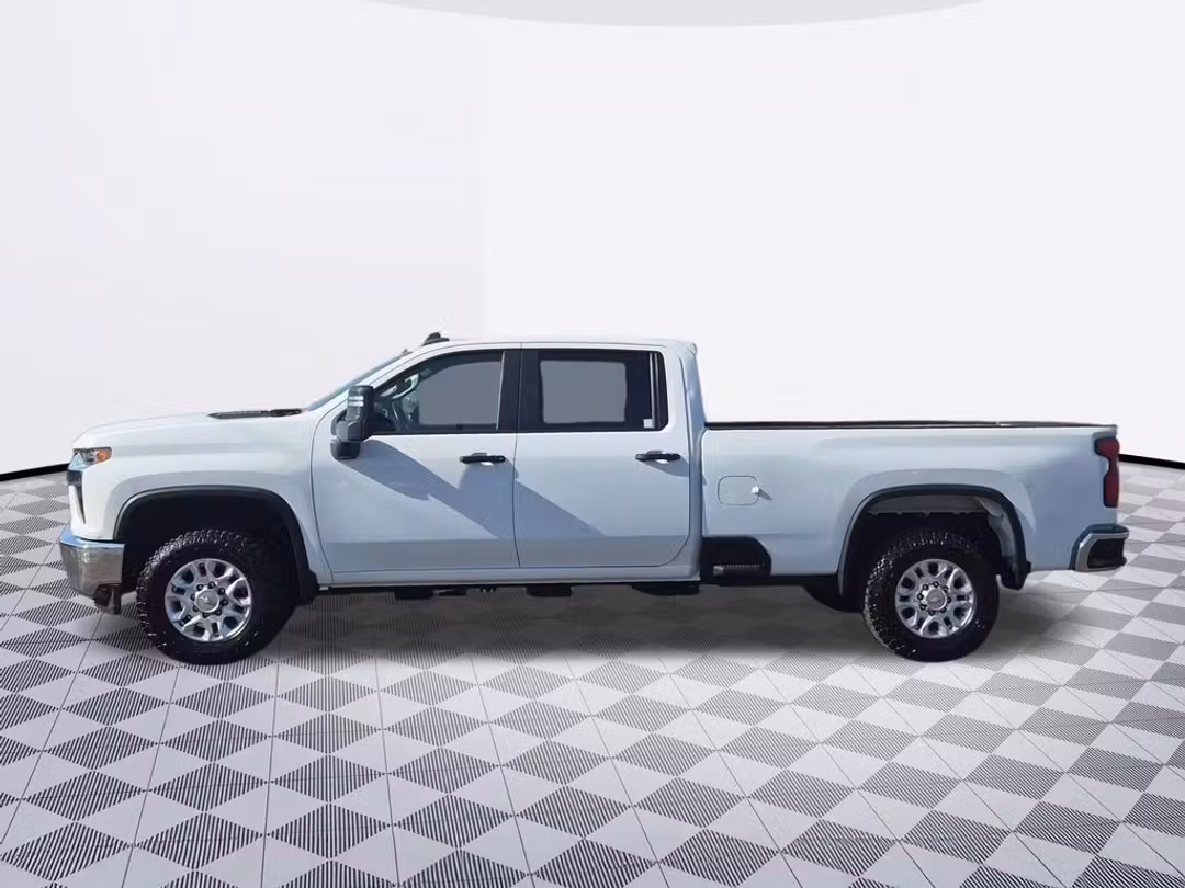 2022 Chevrolet Silverado 2500Hd LT - Image 2