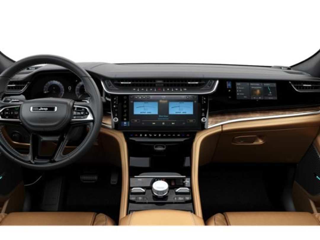 2026 Jeep Grand Cherokee Laredo - Image 2