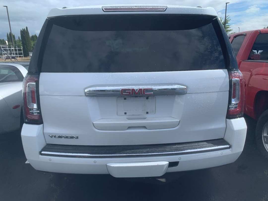 2016 GMC Yukon Denali - Image 2
