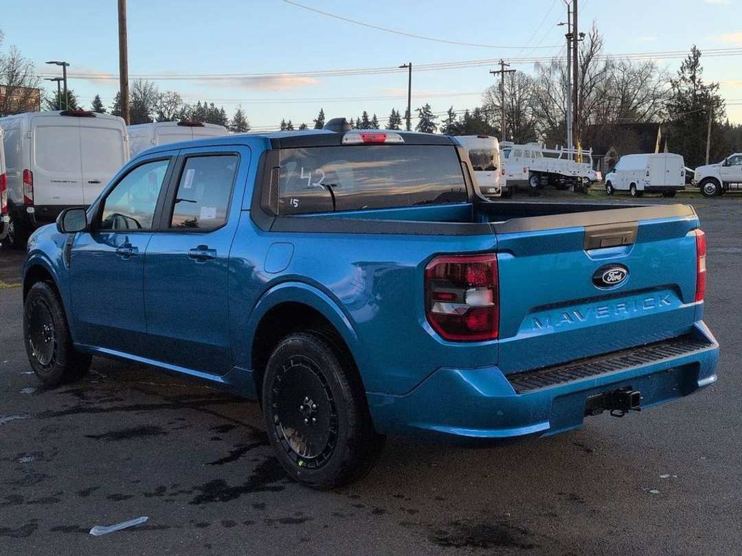2026 Ford Maverick Lobo Standard - Image 2