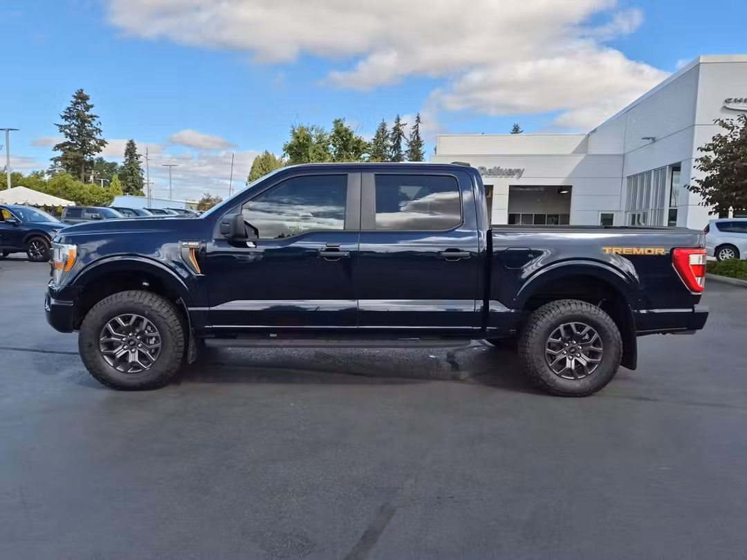 2022 Ford F-150 XLT - Image 2