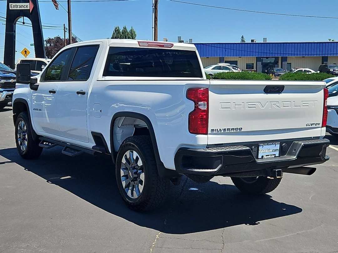2022 Chevrolet Silverado 2500Hd Custom - Image 3