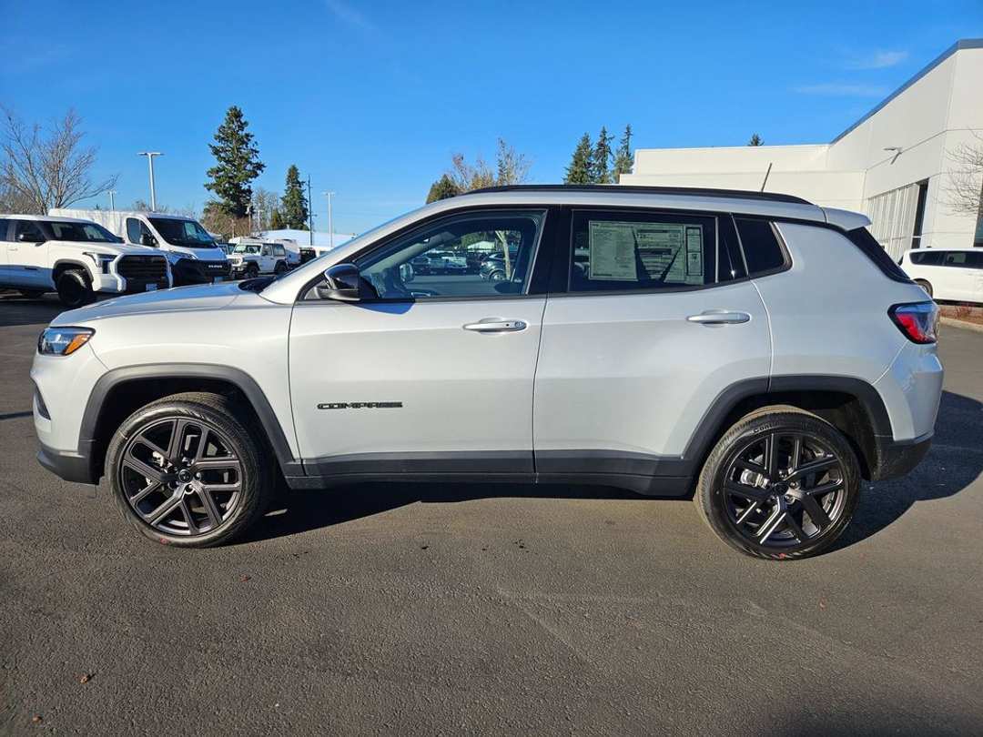 2026 Jeep Compass Latitude - Image 2