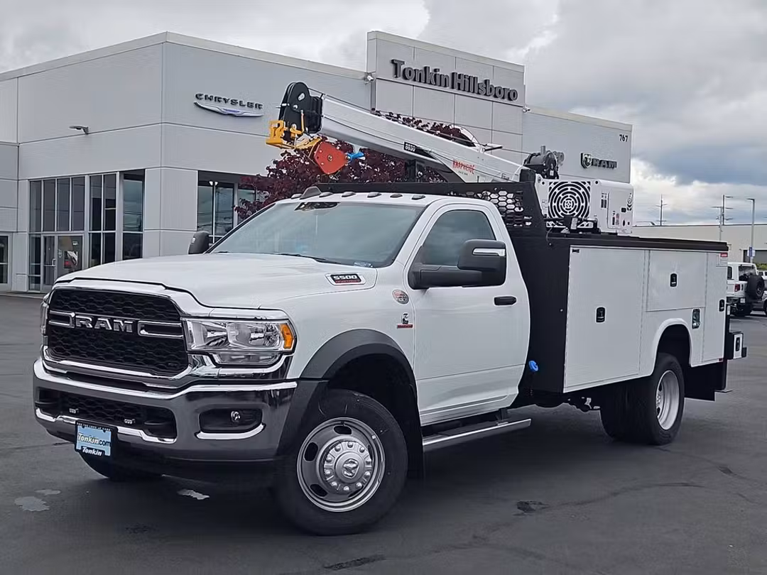 2024 Ram 5500Hd Tradesman - Image 2