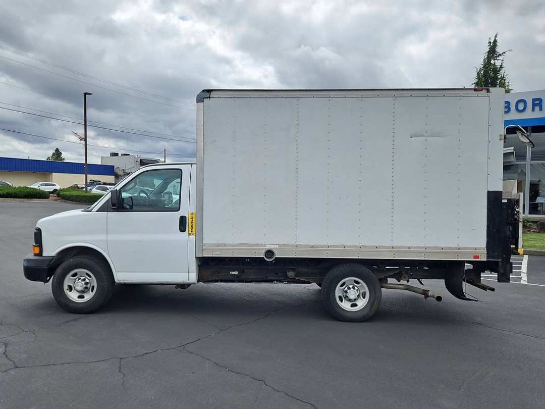 2016 Chevrolet Express 3500 Work - Image 2