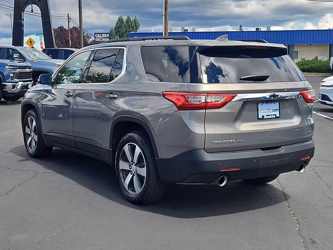 2019 Chevrolet Traverse 3LT - Image 3