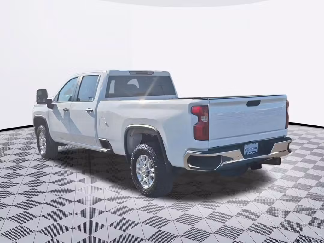 2022 Chevrolet Silverado 2500Hd LT - Image 3