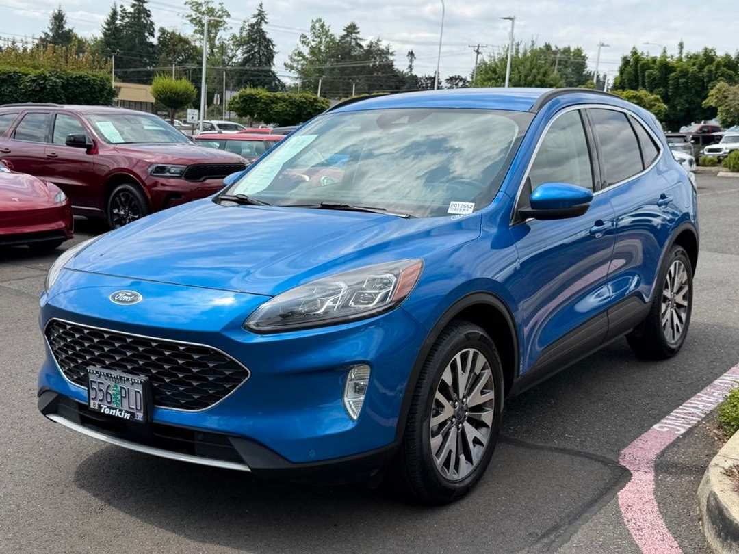 2020 Ford Escape Titanium - Image 3