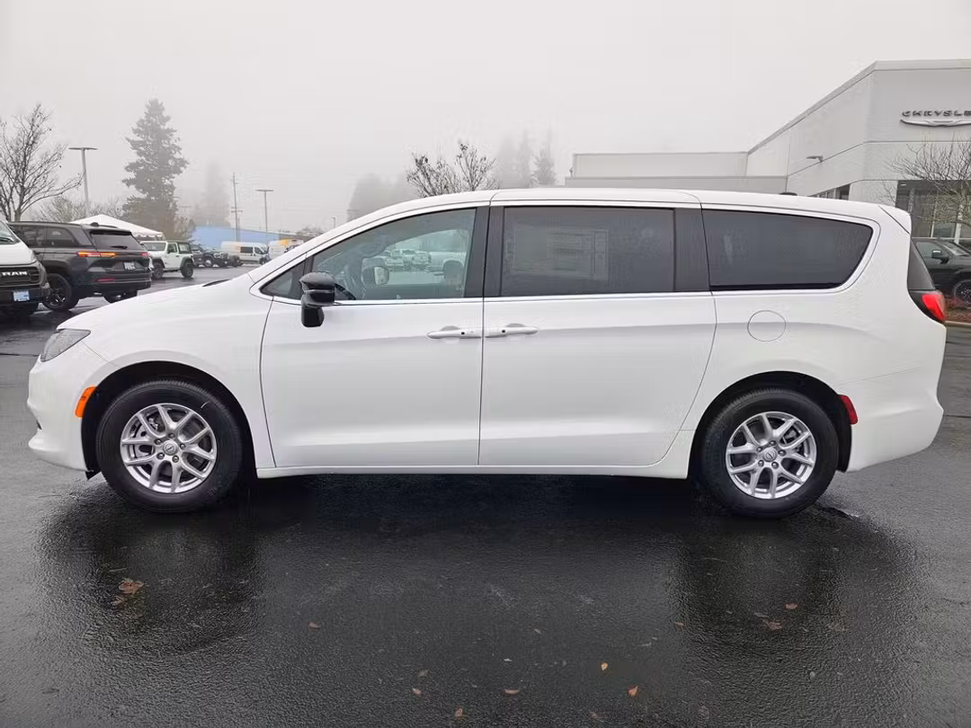2026 Chrysler Voyager LX - Image 2