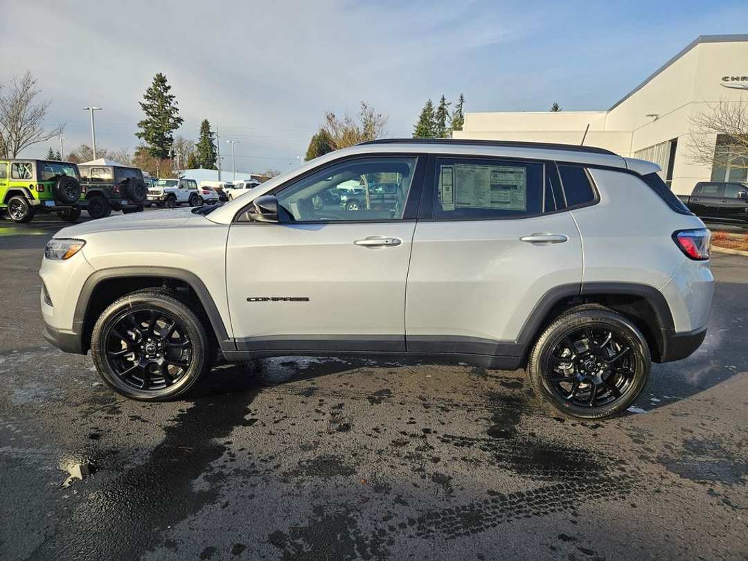 2026 Jeep Compass Latitude - Image 2