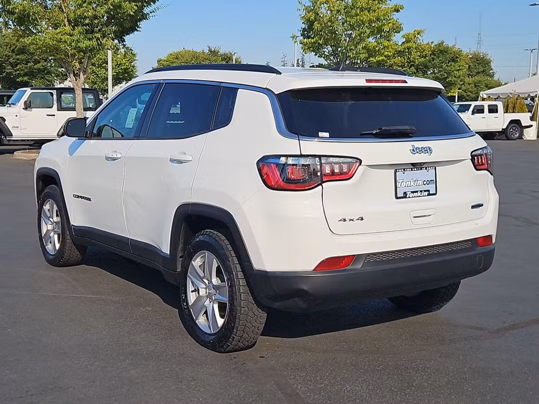 2022 Jeep Compass Latitude - Image 3