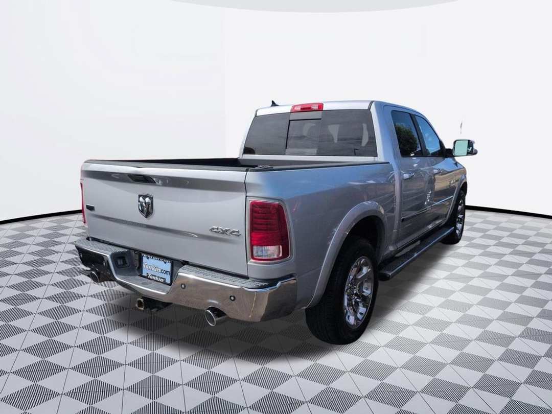 2016 Ram 1500 Laramie - Image 3