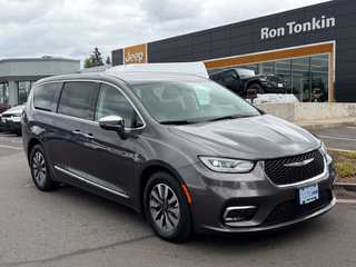 2022 Chrysler Pacifica Hybrid Limited