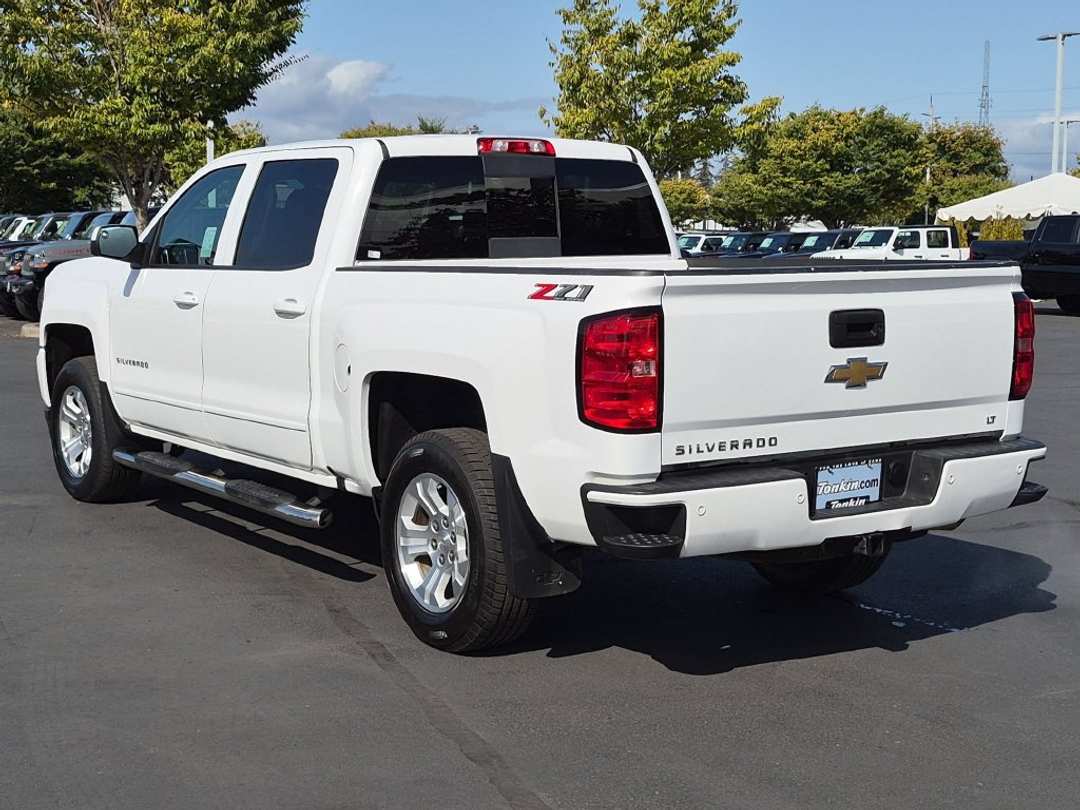 2018 Chevrolet Silverado 1500 LT - Image 3