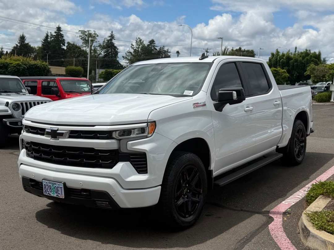 2024 Chevrolet Silverado 1500 RST - Image 3