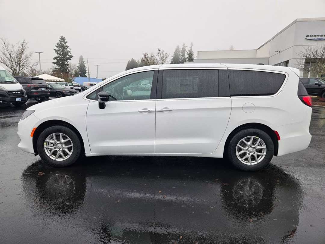 2026 Chrysler Voyager LX - Image 2