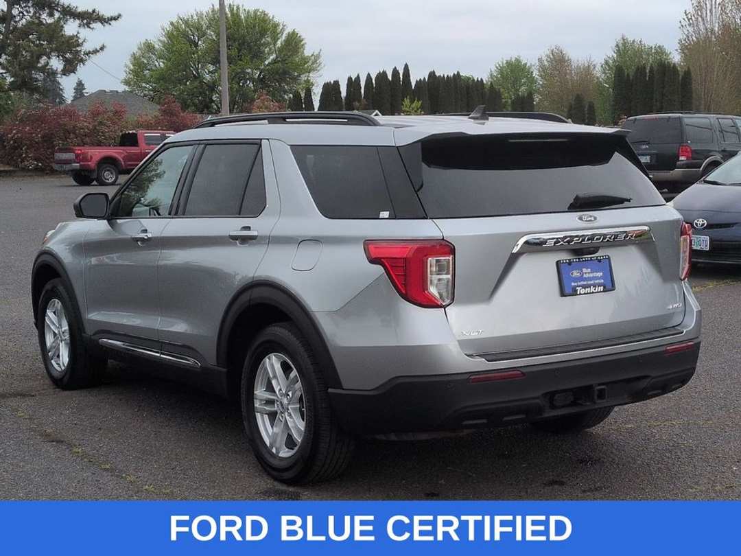 2023 Ford Explorer XLT - Image 2