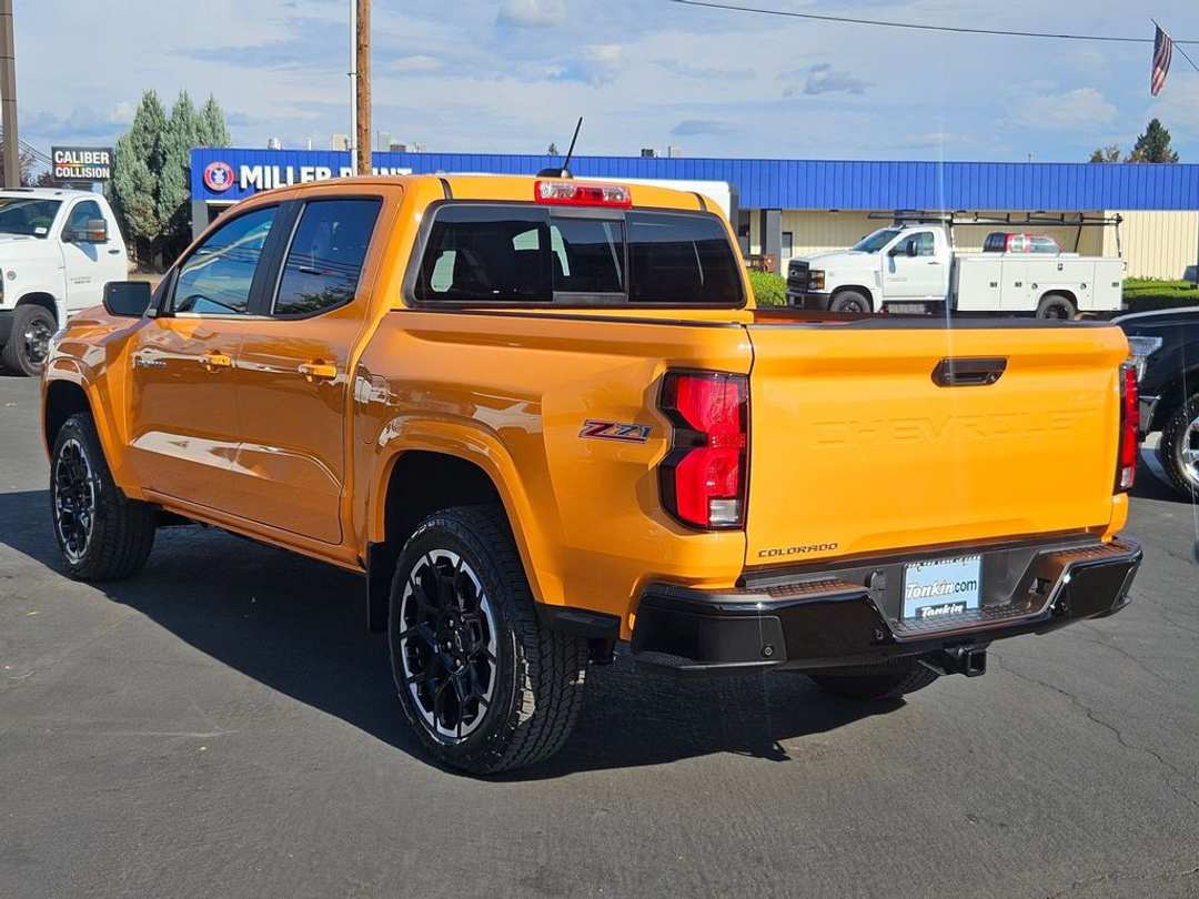 2026 Chevrolet Colorado Z71 - Image 3