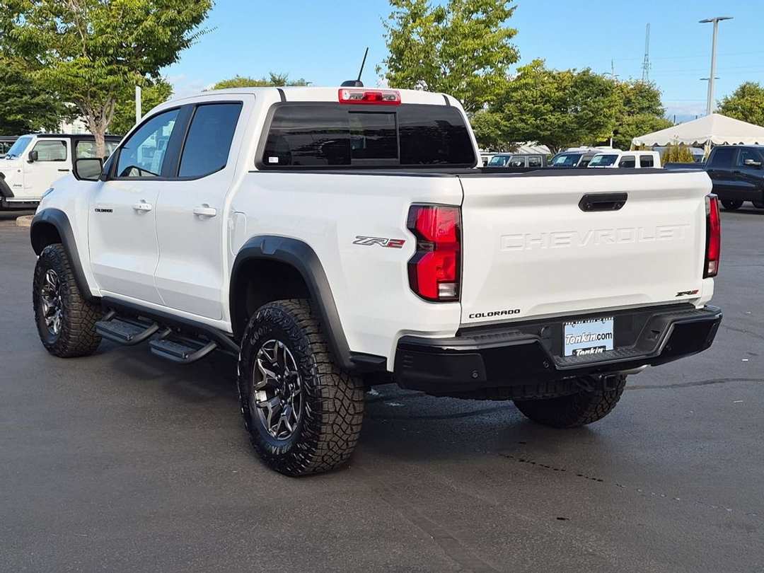 2025 Chevrolet Colorado ZR2 - Image 3
