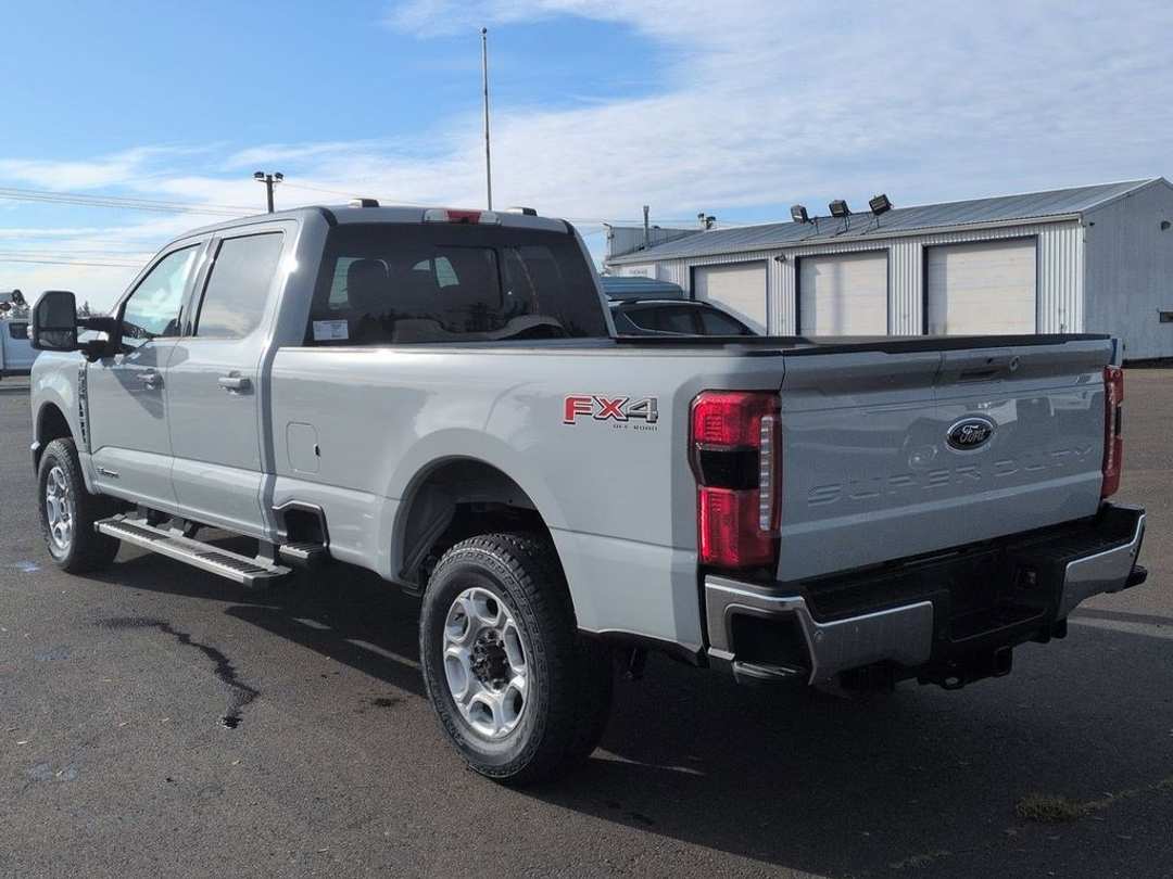 2026 Ford F-350Sd XLT - Image 2